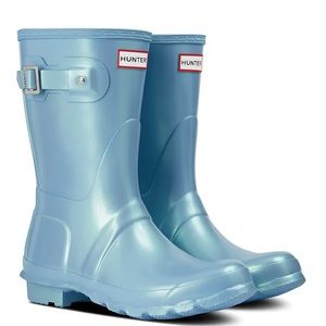 Iridescence blue rain boots